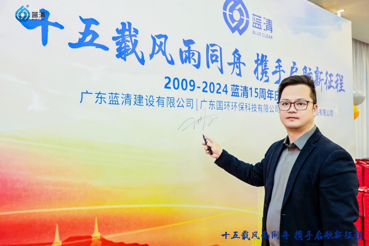 支付宝“AI付”开启耳机服务新范式:一句话充话费、停车缴费、点咖啡